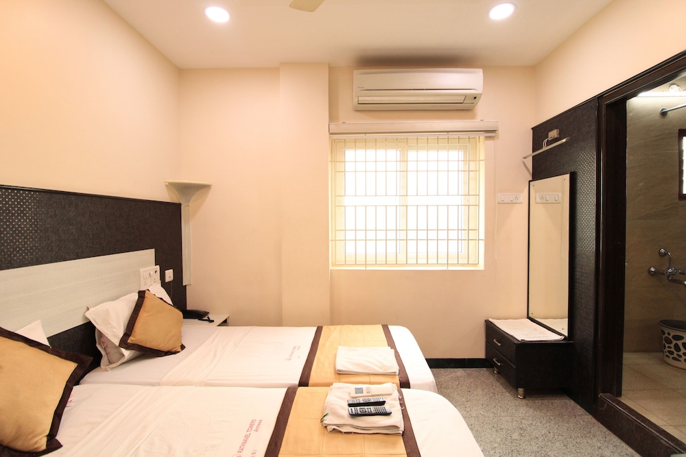 Hotel Rathnavel Towers Annex