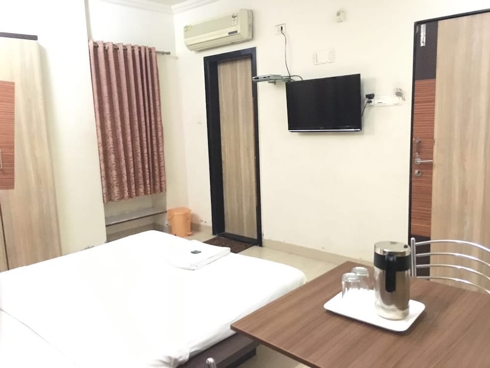 Hotel Pranav Executive (Near Swargate), Pune