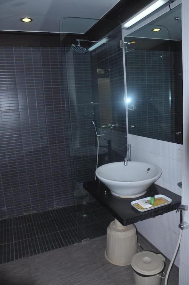 Hotel Pranav Executive (Near Swargate), Pune