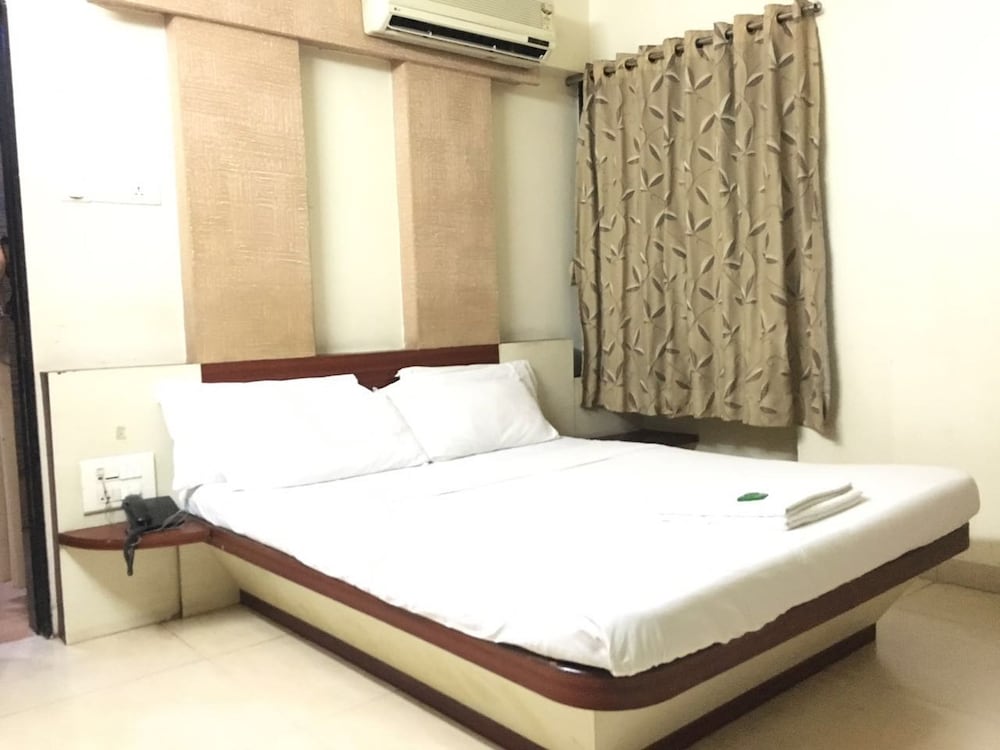 Hotel Pranav Executive (Near Swargate), Pune