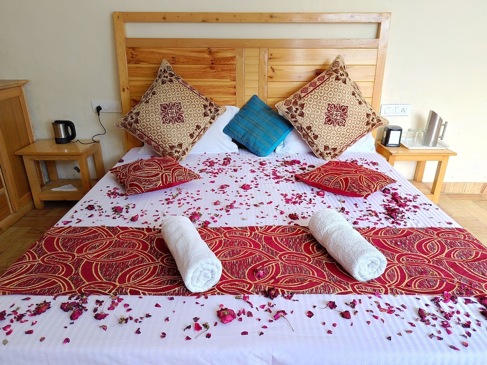 Elegance Retreat Manali Luxury Stay