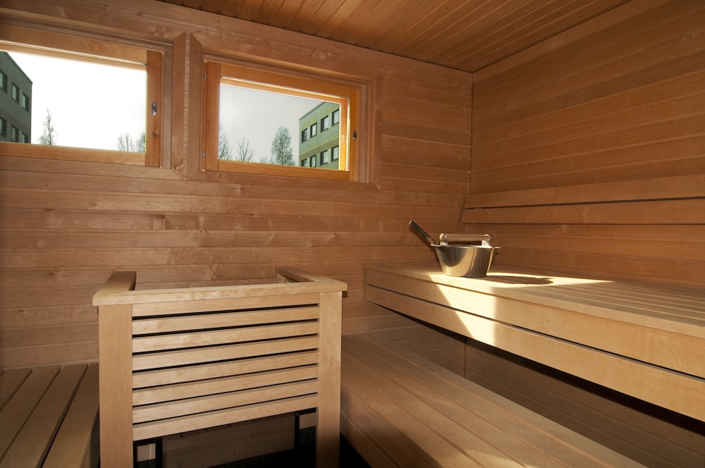 Holiday Inn Helsinki - Vantaa Airport by IHG