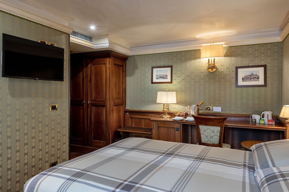 Hotel Montecarlo
