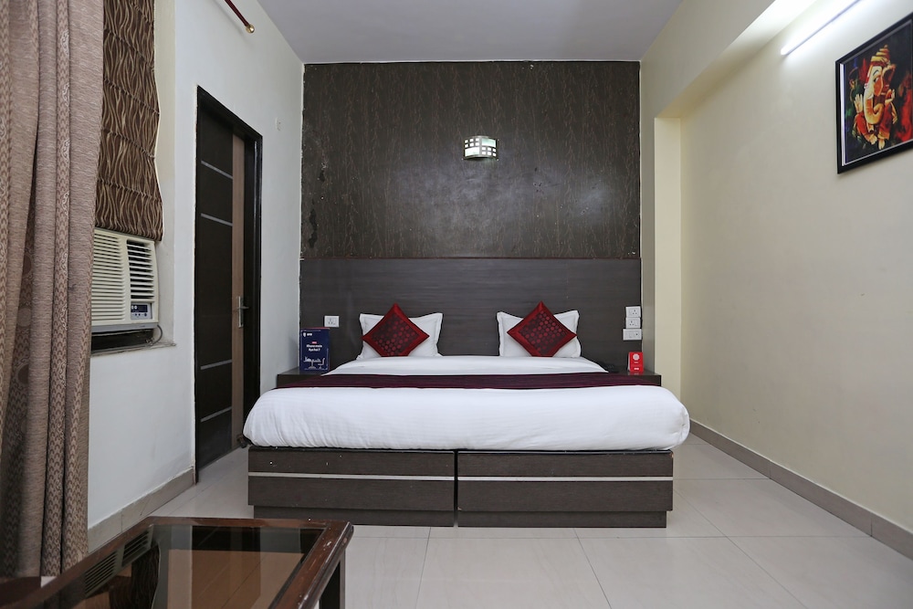 OYO 9601 Hotel Sunshine Residency Castle
