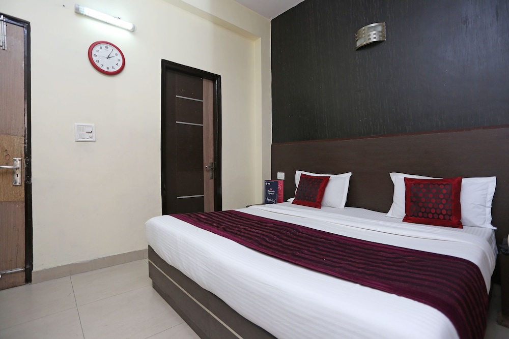 OYO 9601 Hotel Sunshine Residency Castle