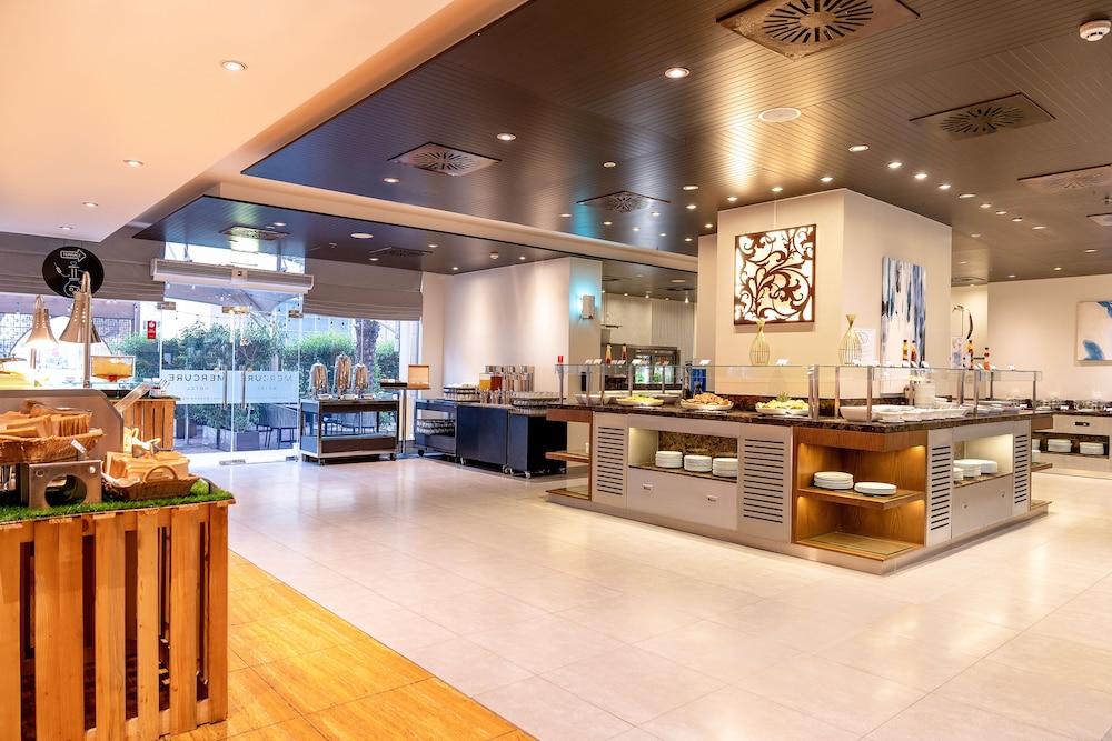 Mercure Dubai Barsha Heights Hotel Suites And Apartments