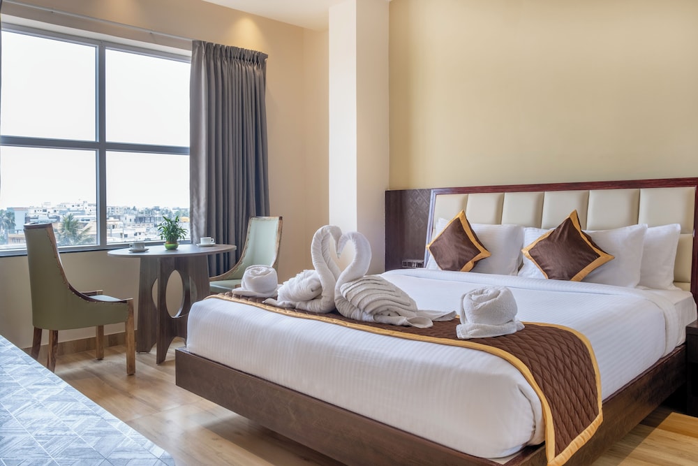 Monday Hotels Amalapuram Heights