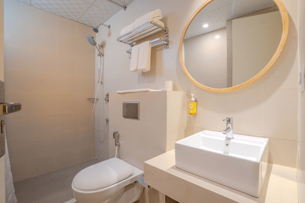 Bloom Hotel - Medicity Gurugram, Near Medanta Hospital