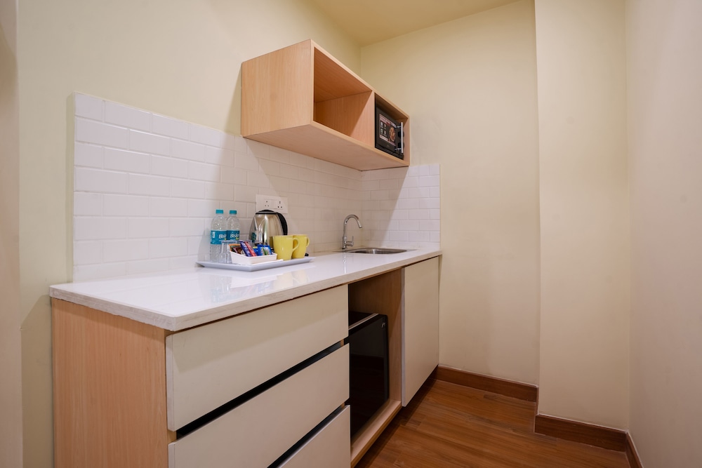 Bloom Hotel - Medicity Gurugram, Near Medanta Hospital