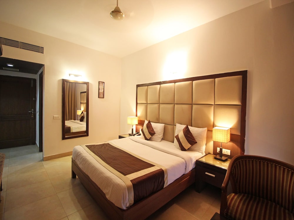 OYO 6438 Hotel Valley Plaza