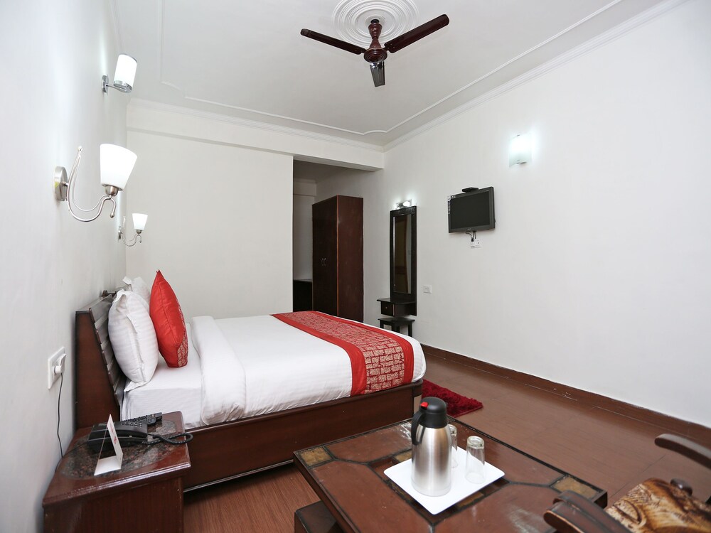 OYO 9684 Hotel Rudra Palace
