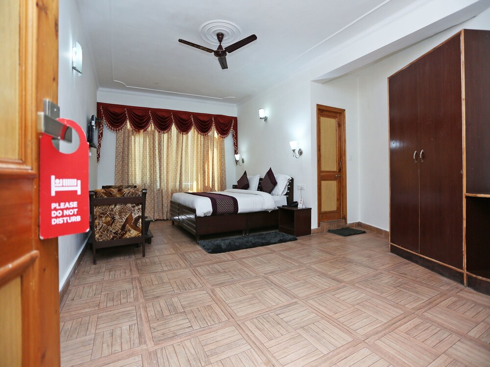 OYO 9684 Hotel Rudra Palace