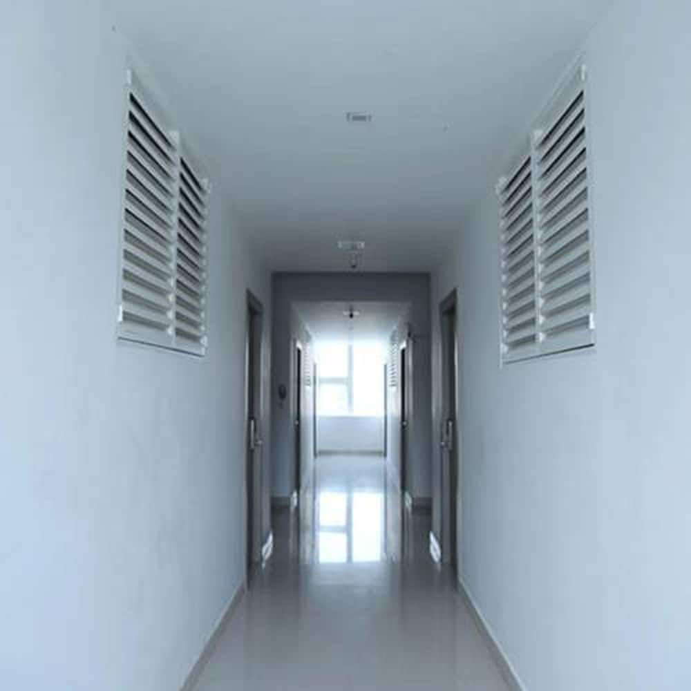 La Riviera Suites