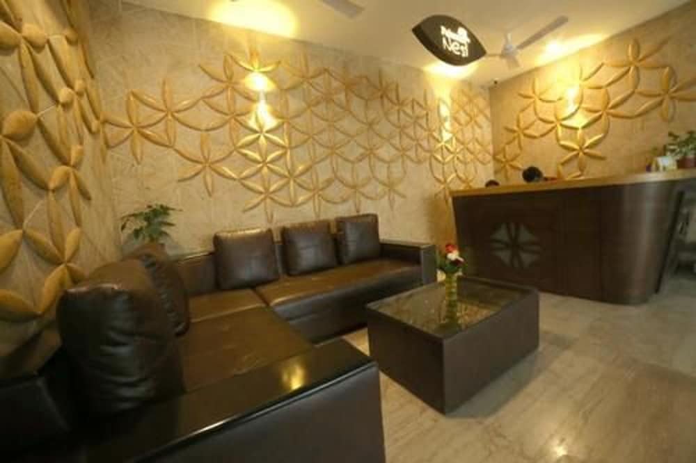 La Riviera Suites