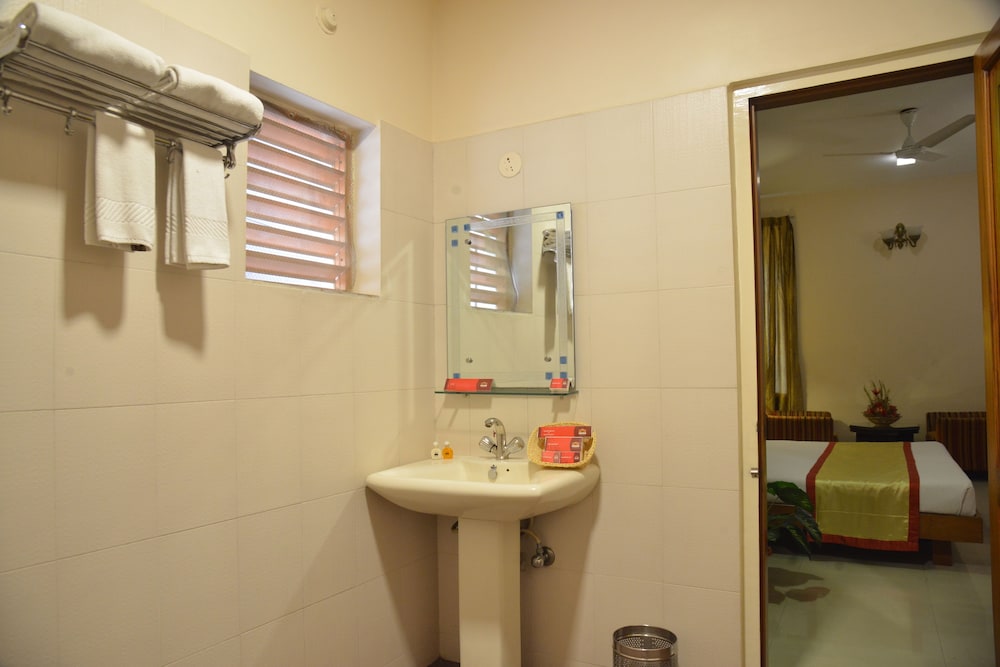 Hotel Pai Vista, KR Road