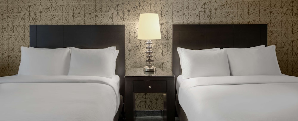 DoubleTree by Hilton Hotel Chicago Wood Dale - Elk Grove