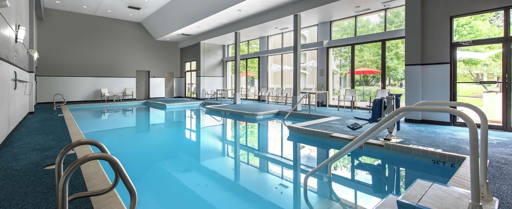 DoubleTree by Hilton Hotel Chicago Wood Dale - Elk Grove