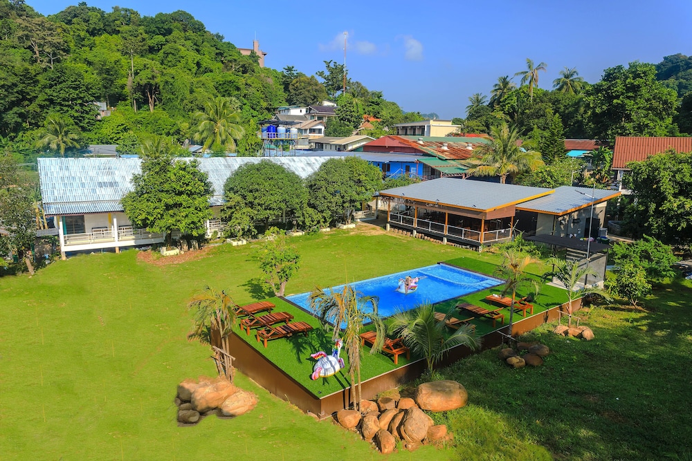 Phi Phi Chang Grand Resort & Spa
