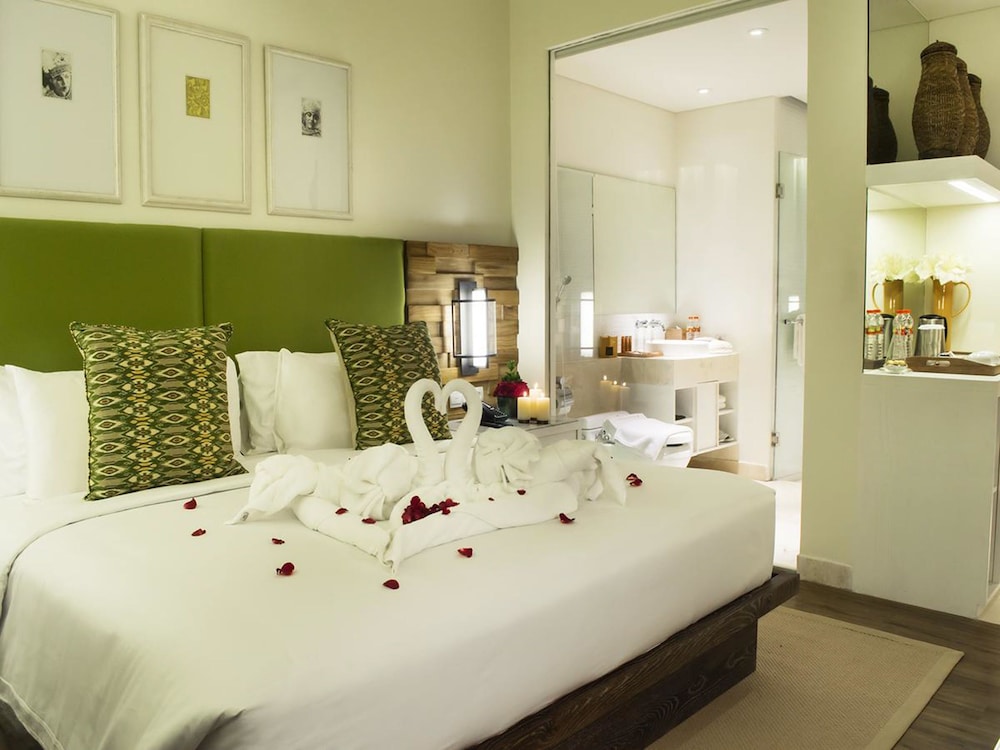 Bali Paragon Resort Hotel