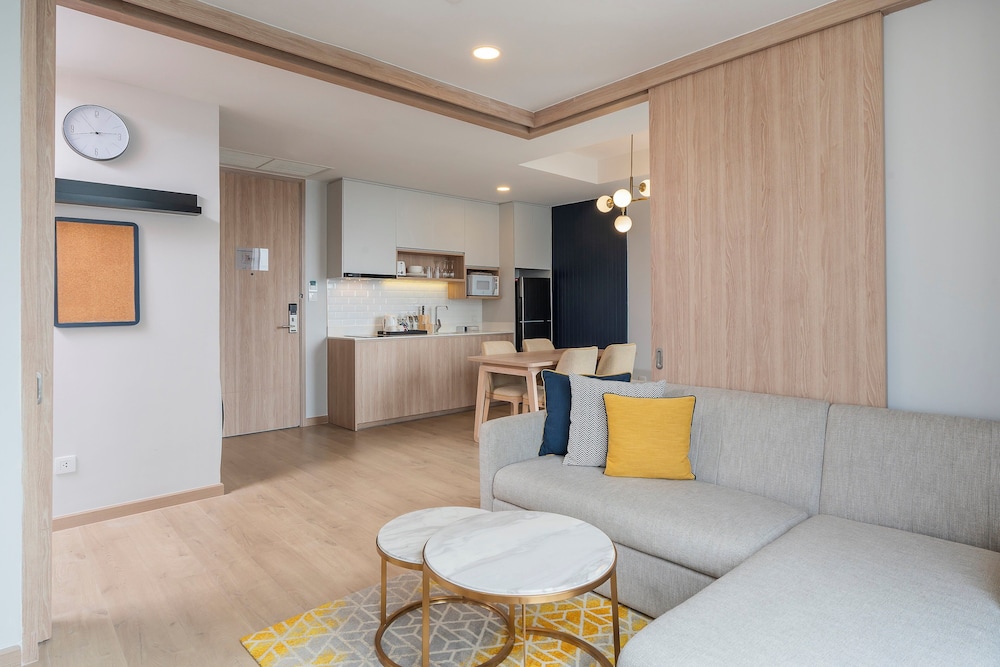 Staybridge Suites Bangkok Thonglor by IHG