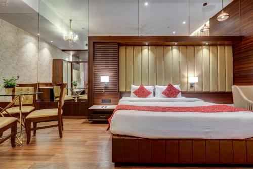 Hotel Gurudev Grand