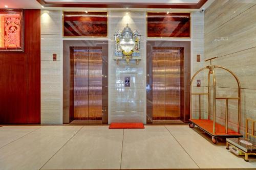 Hotel Gurudev Grand