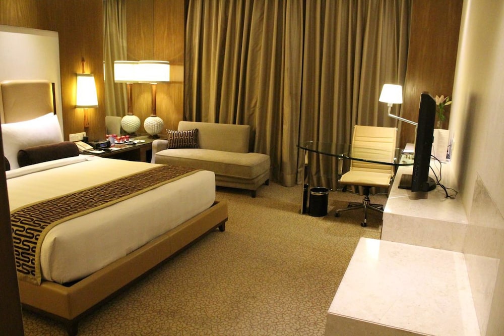 Crowne Plaza Hotel New Delhi Okhla, an IHG Hotel
