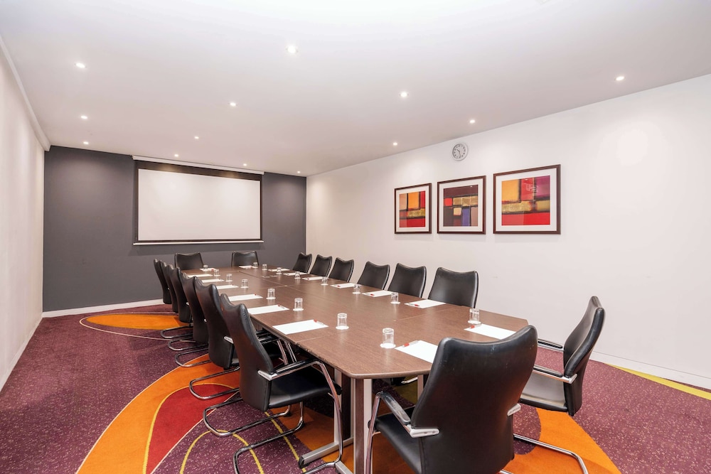 London Twickenham Stadium Hotel, a member of Radisson Individuals