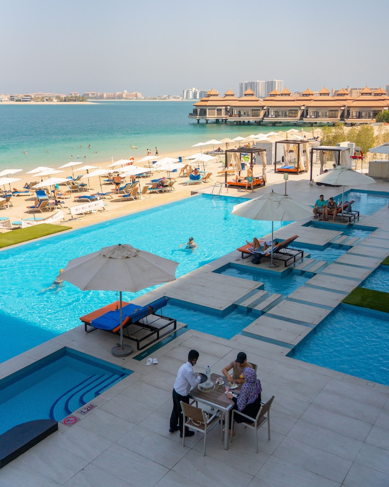 Royal Central Hotel and Resort – The Palm