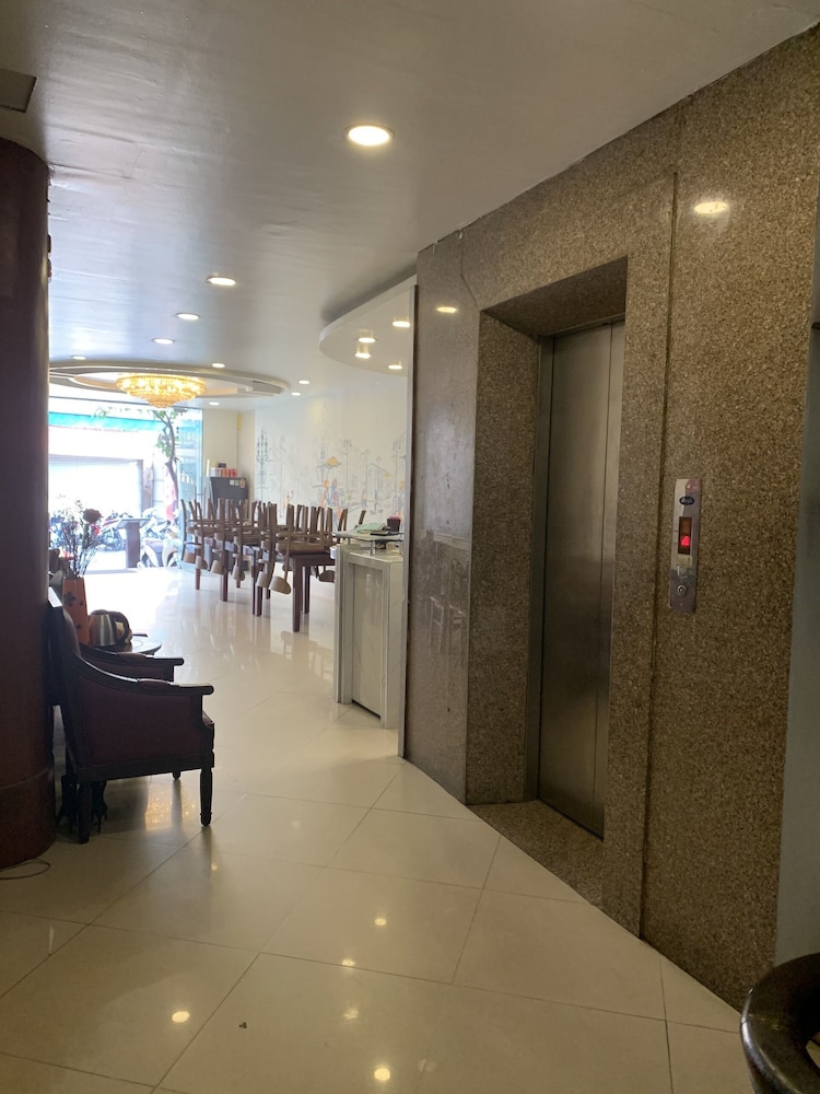Hanoi Holiday Diamond Hotel