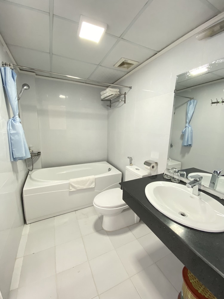 Hanoi Holiday Diamond Hotel