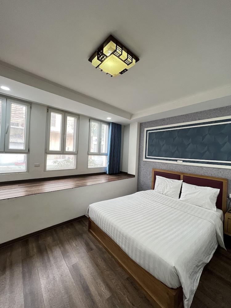 Hanoi Holiday Diamond Hotel