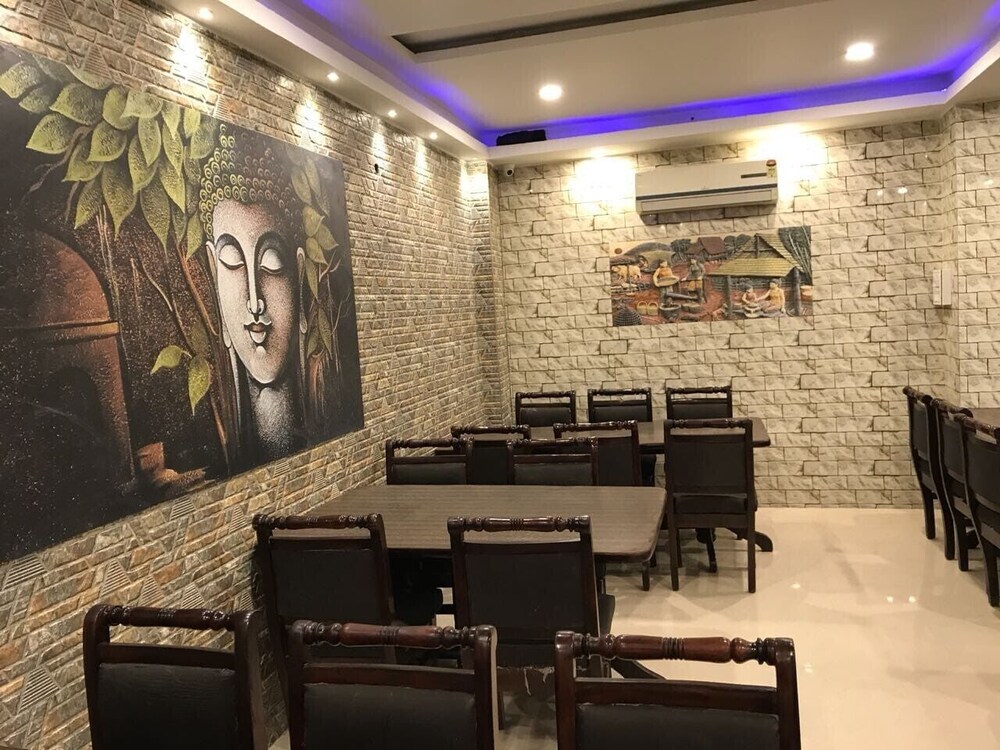 Hotel Sri Mayuri