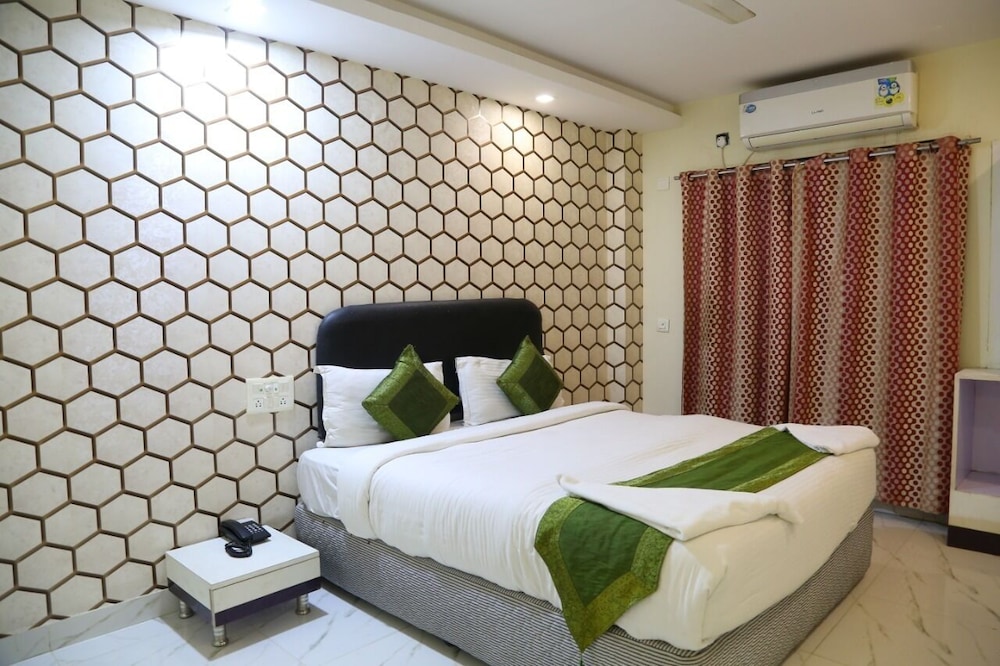Hotel Sri Mayuri