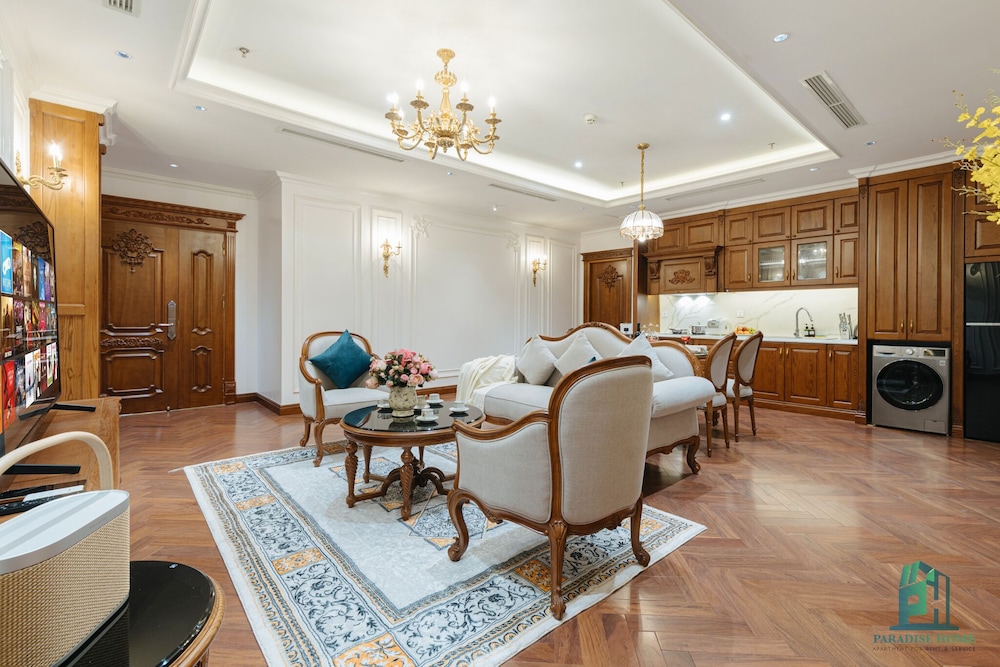 Luxe Paradise Suites Hotel
