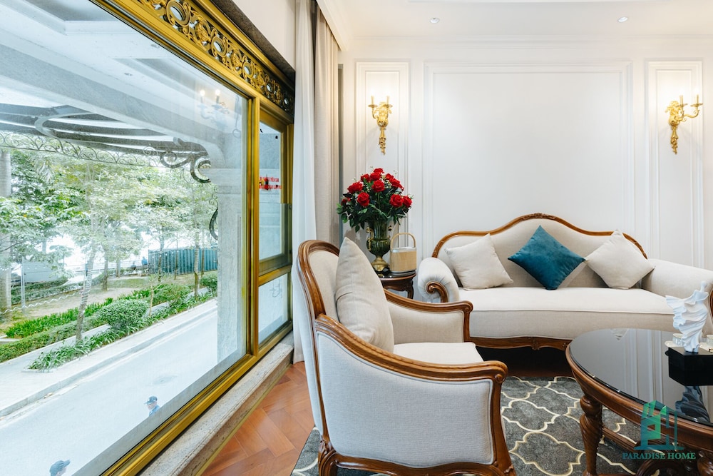 Luxe Paradise Suites Hotel