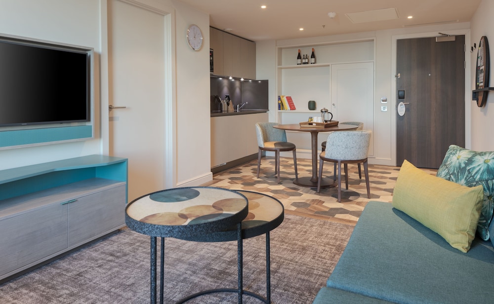 Staybridge Suites London Heathrow - Bath Road by IHG