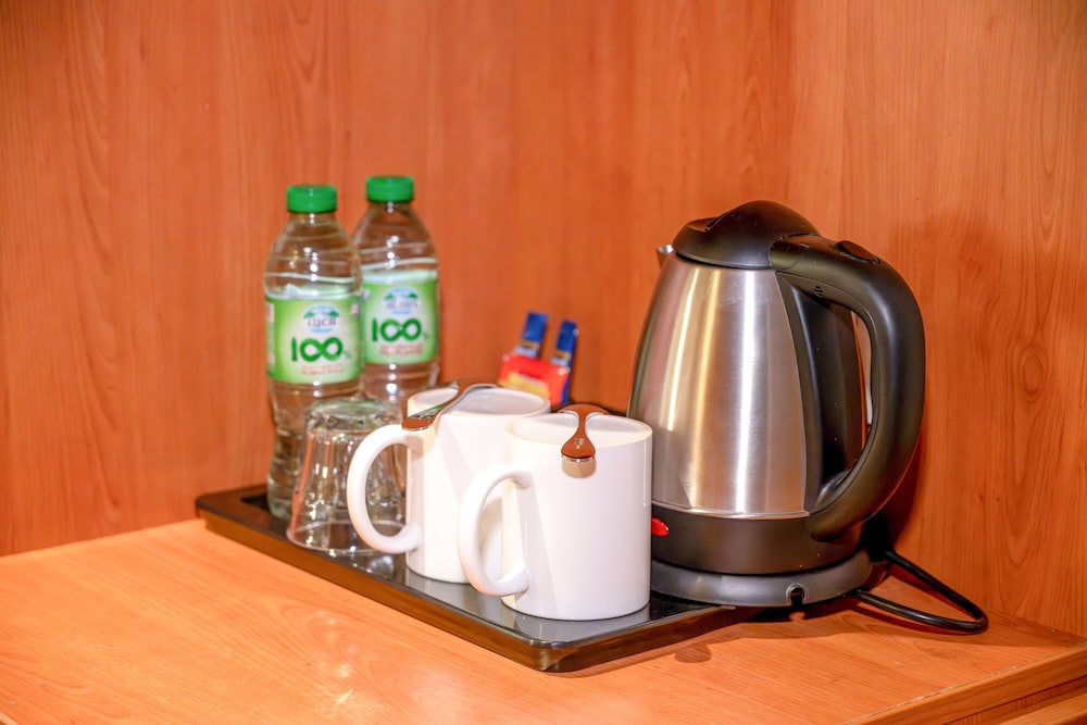 Premier Inn Abu Dhabi Airport (Business Park)