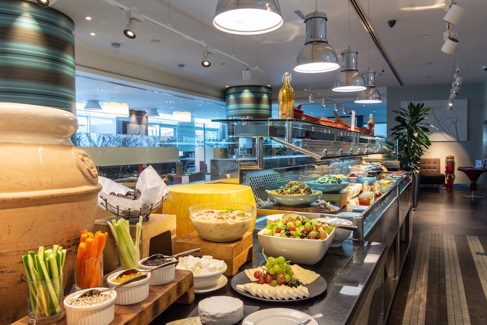 Premier Inn Abu Dhabi Airport (Business Park)