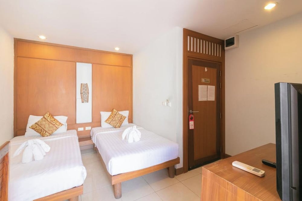 Lotus Hotel Patong
