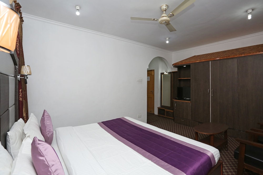 OYO Rooms 032 Near Four Seasons Resort