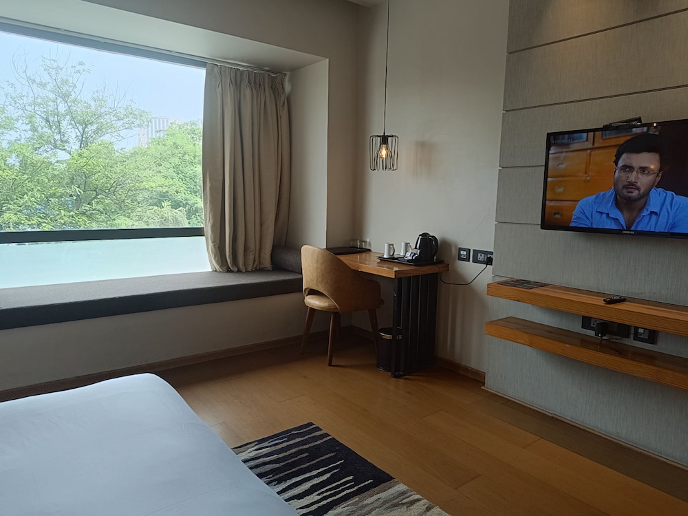Udman Greater Noida By Ferns N Petals