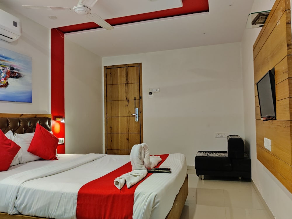 Hotel Grandeur-Near Mumbai International Airport