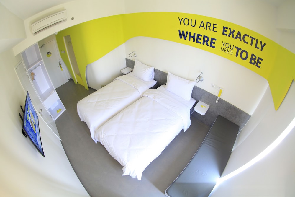 YELLO Hotel Jemursari