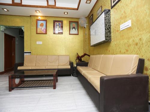  Hotel Bharat Niwas