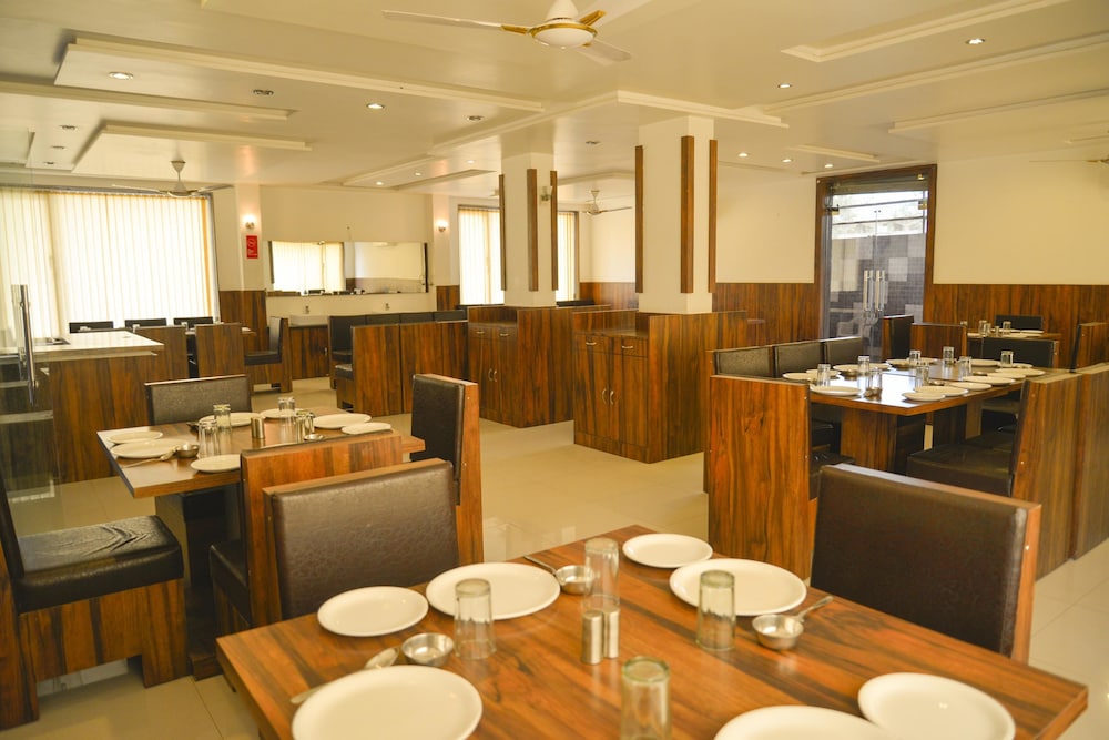 Oyo 4316 Hotel Sai Empire