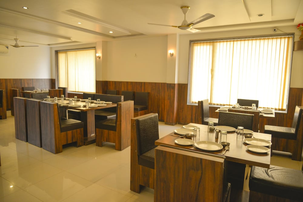 Oyo 4316 Hotel Sai Empire