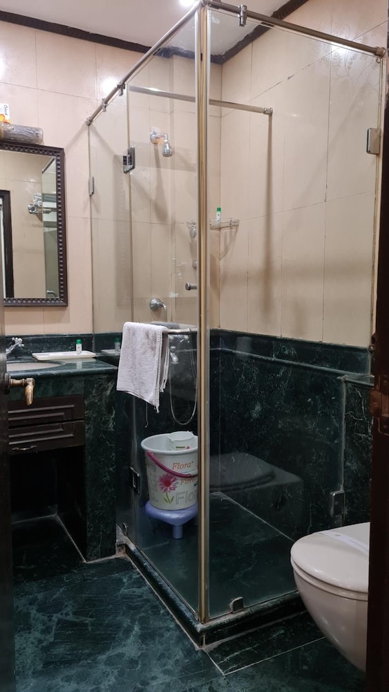 Hotel Diplomat Residency