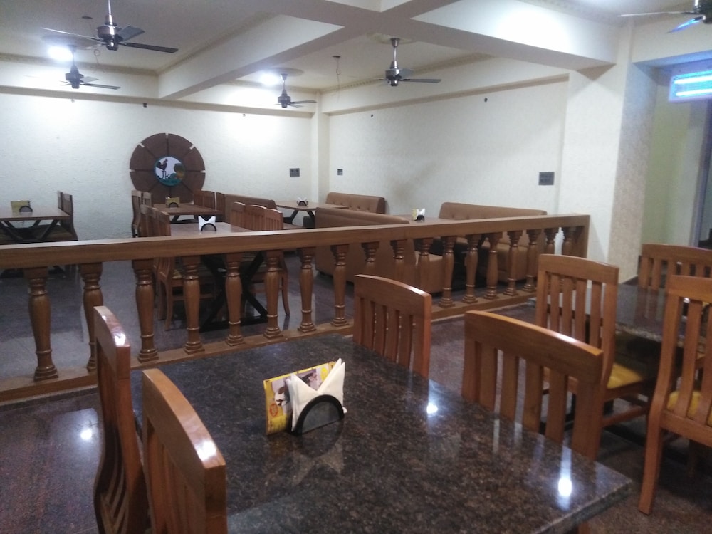 J K Inn Hotel - Urban Express