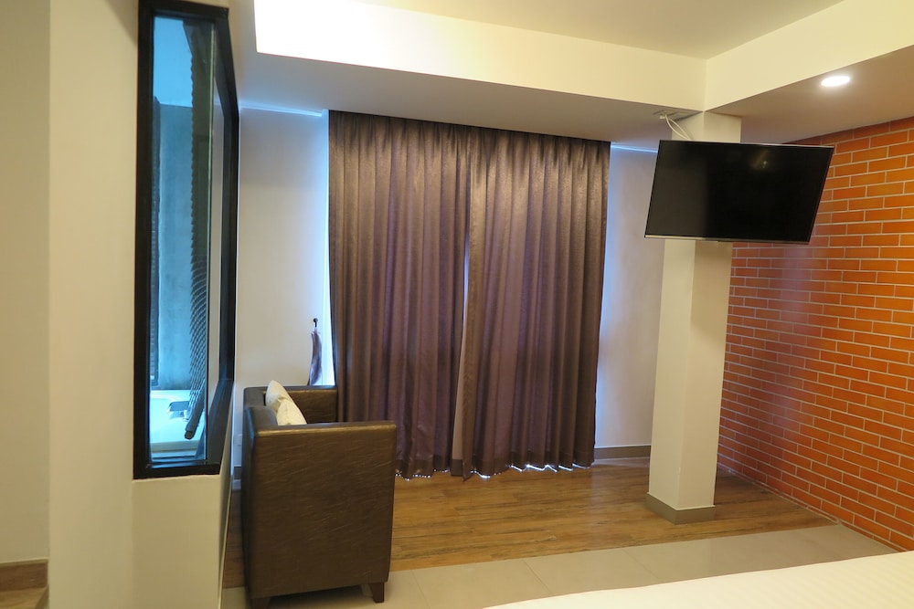 V20boutique Jacuzzi Hotel